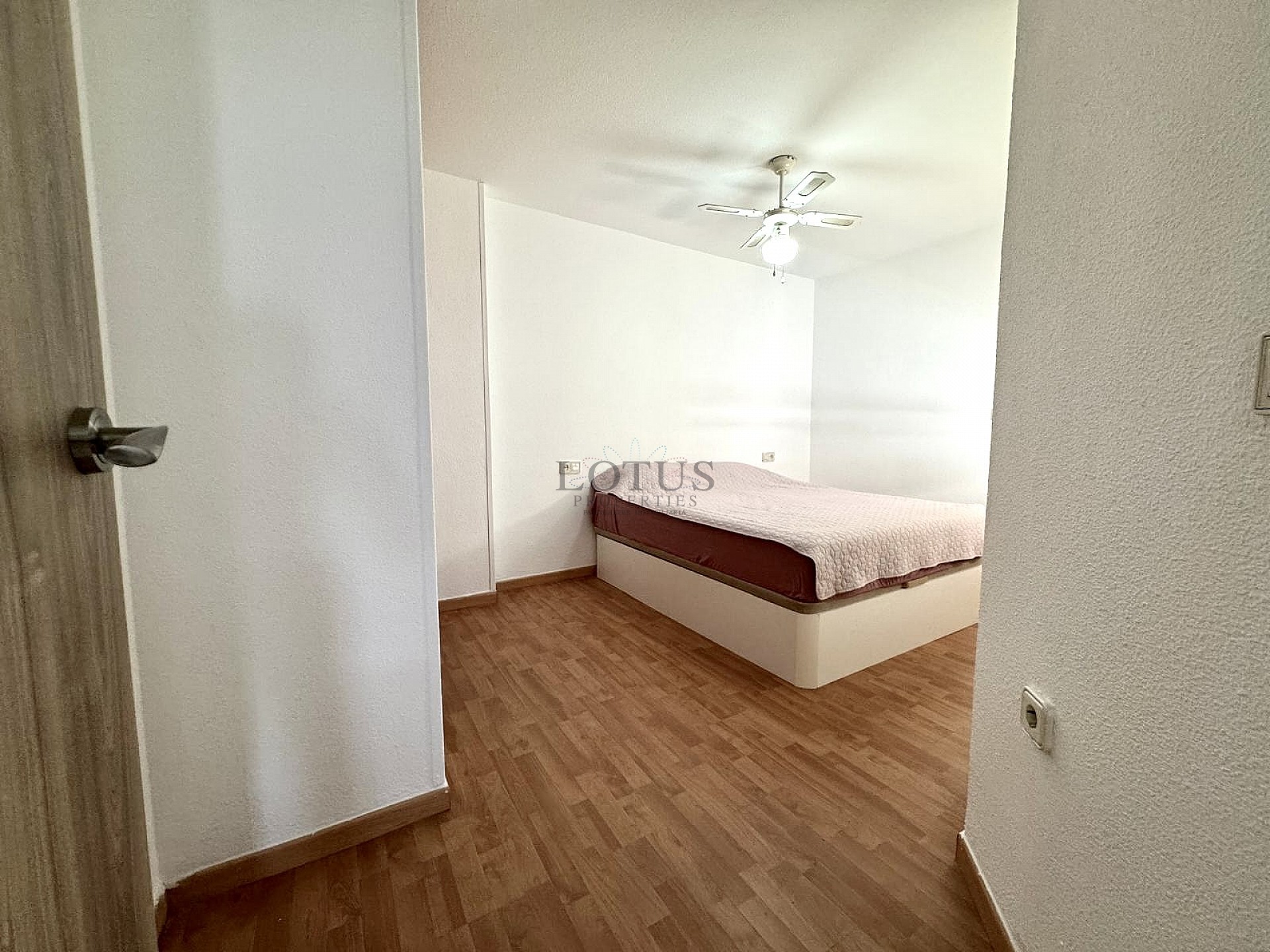 3-RUMSLÄGENHET 450 METER FRÅN PLAYA DEL CURA. - Lotus Properties