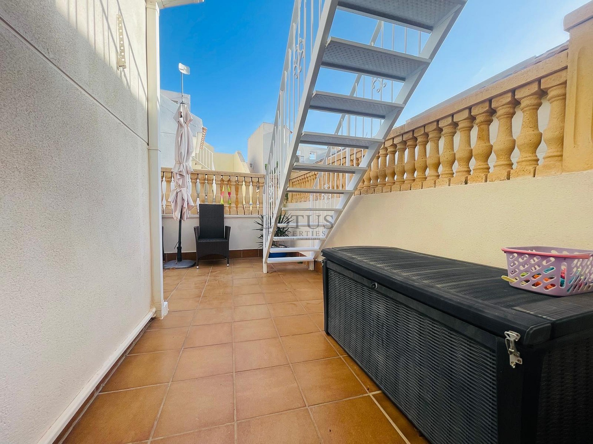 FANTASTISK VÄLSKÖTT OCH SOLIG BOSTAD I RES. ABACAL - AGUAS NUEVAS! - Lotus Properties