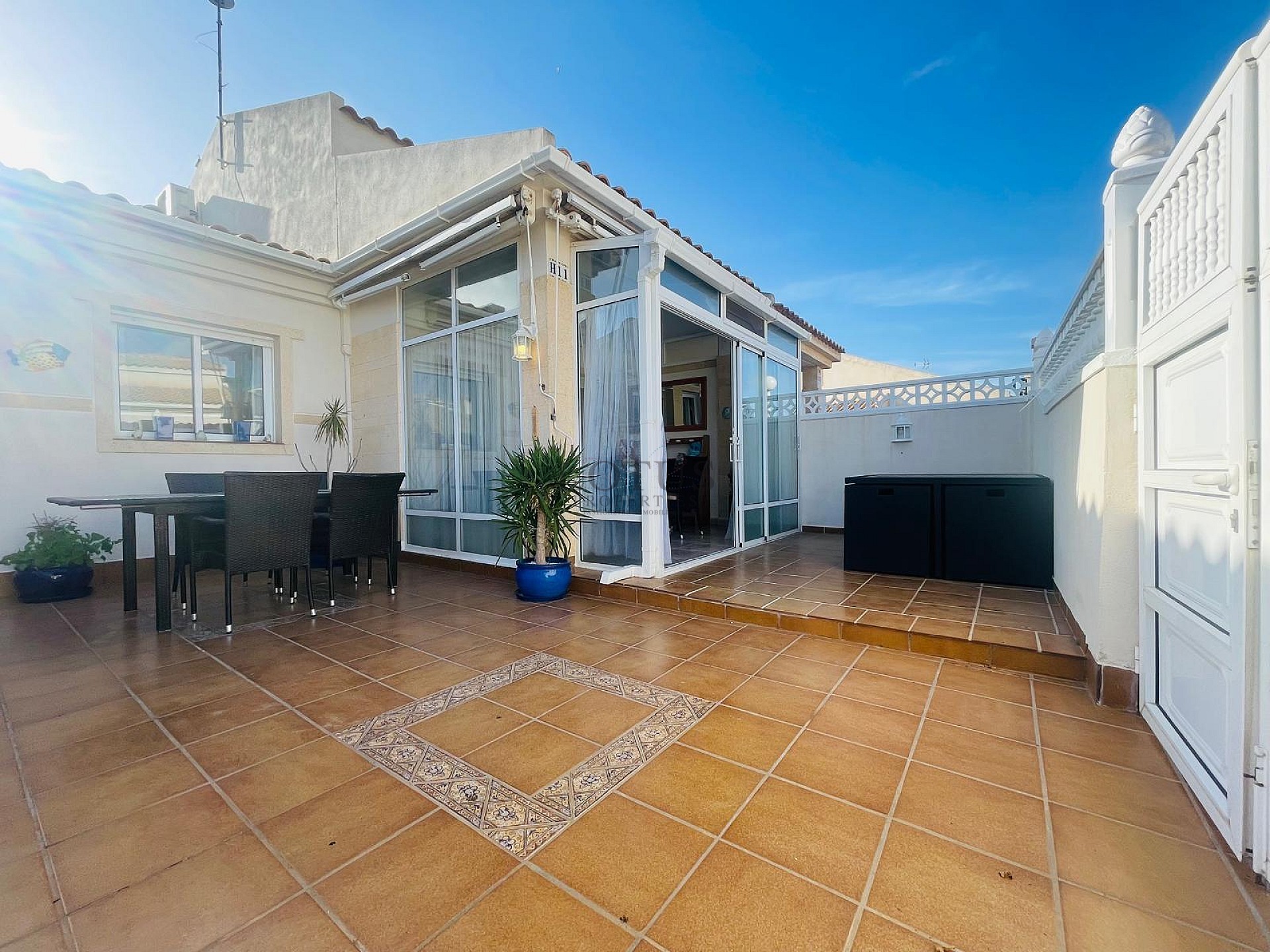 FANTASTISK VÄLSKÖTT OCH SOLIG BOSTAD I RES. ABACAL - AGUAS NUEVAS! - Lotus Properties