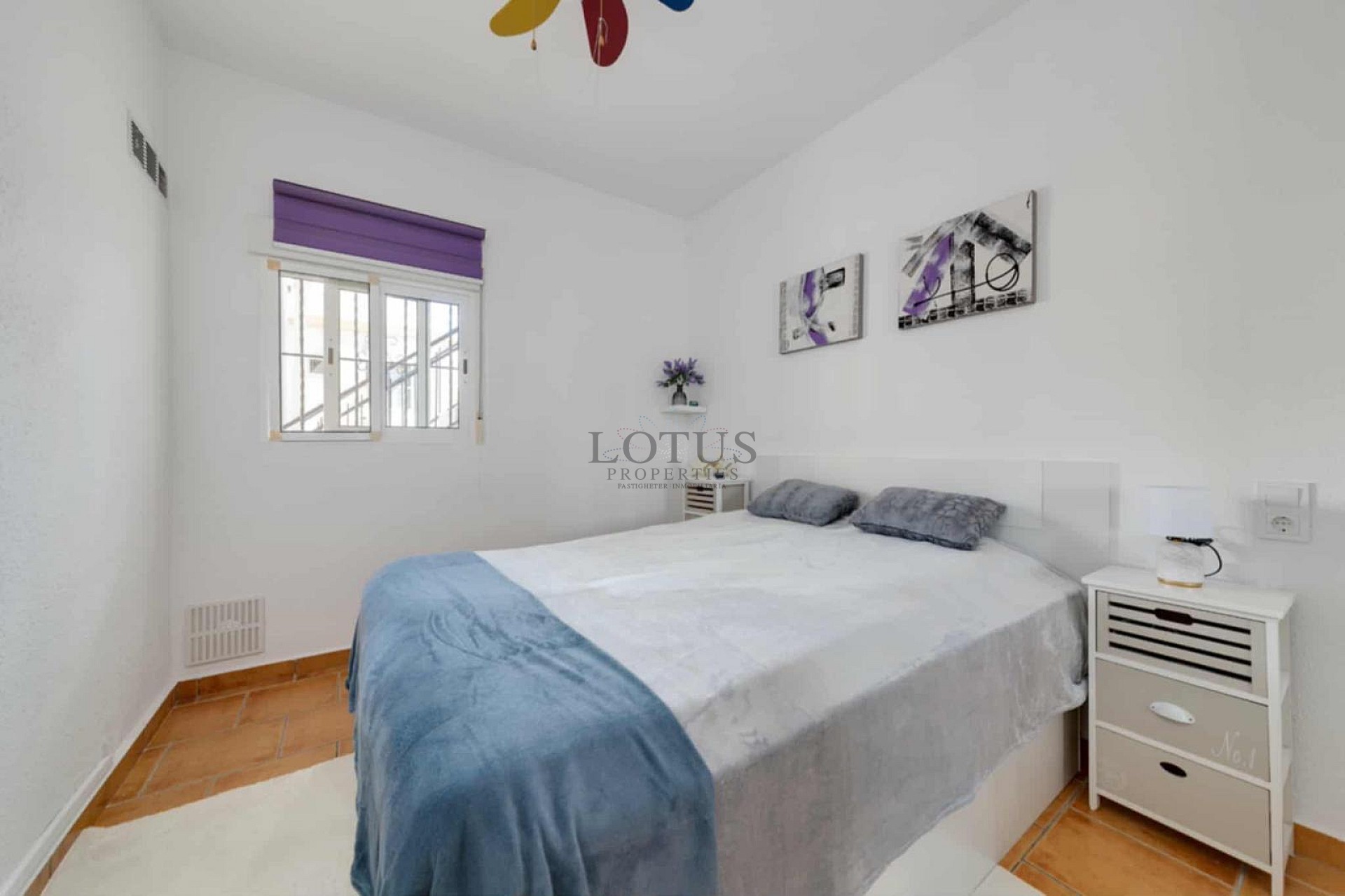 Charmigt hörnradhus med fantastisk takterrass och havsutsikt i Villamartin - Lotus Properties