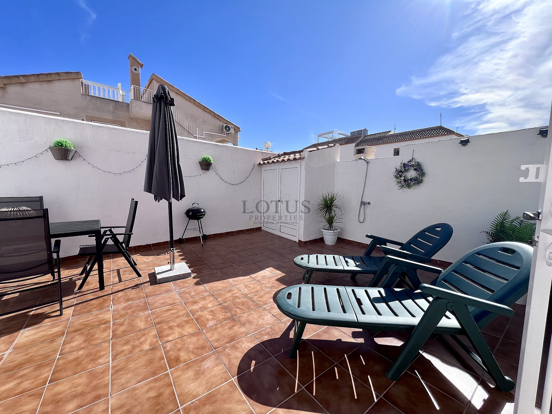 Fantastisk hörnlägenhet i Los Altos - Lotus Properties