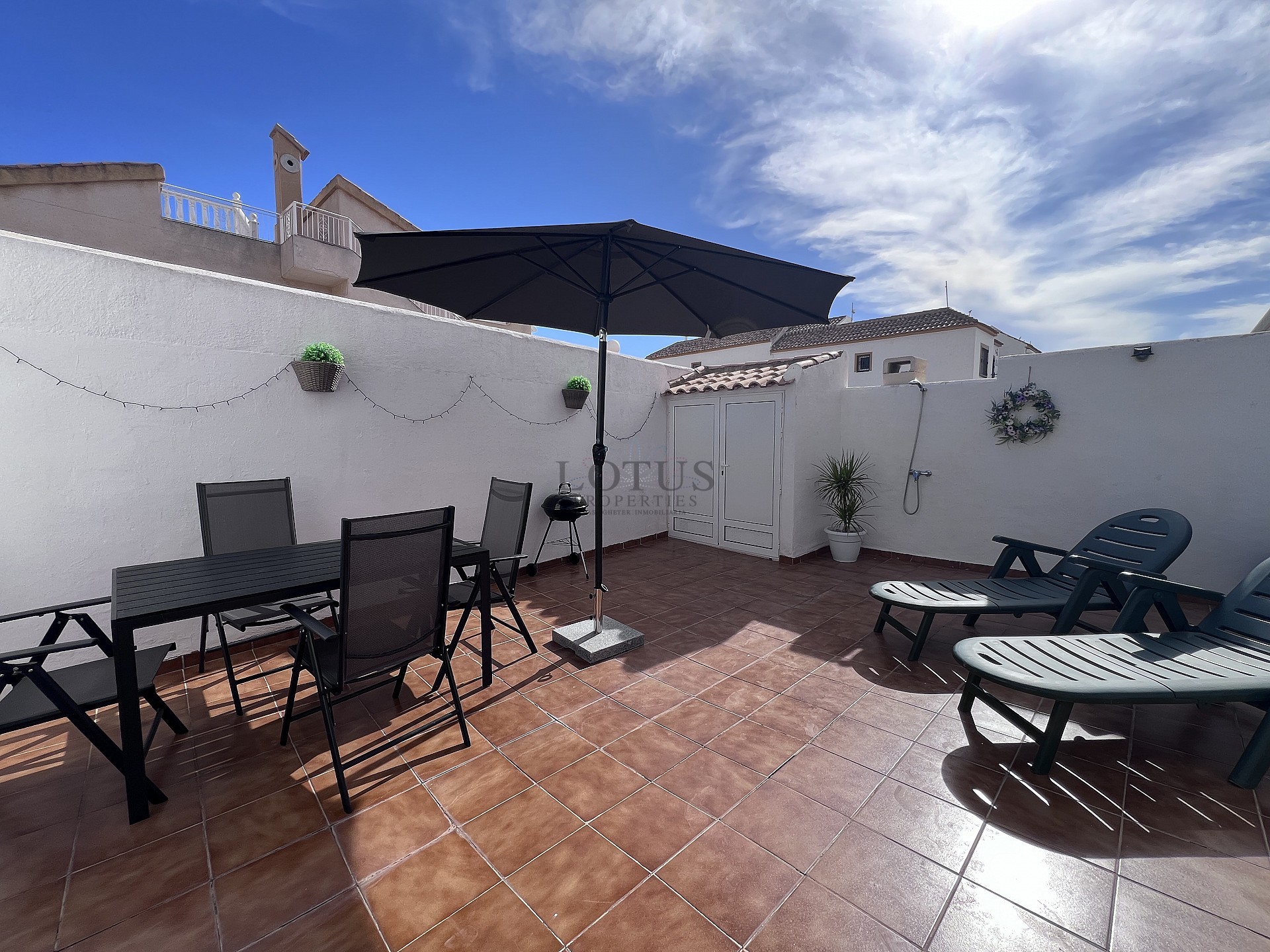 Fantastisk hörnlägenhet i Los Altos - Lotus Properties