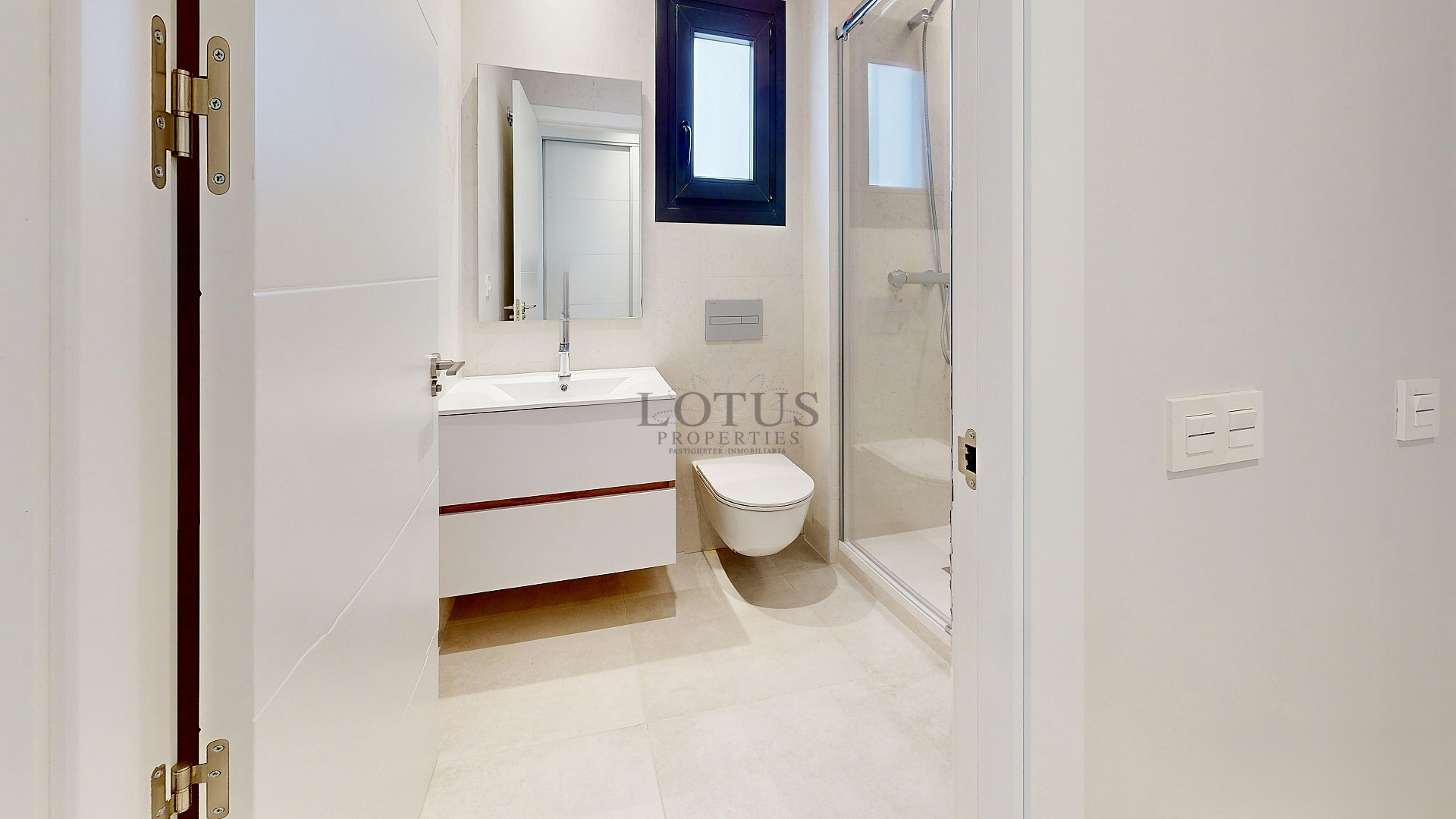 RESIDENCIAL LAGO VARESE- MIL PALMERAS  - Lotus Properties