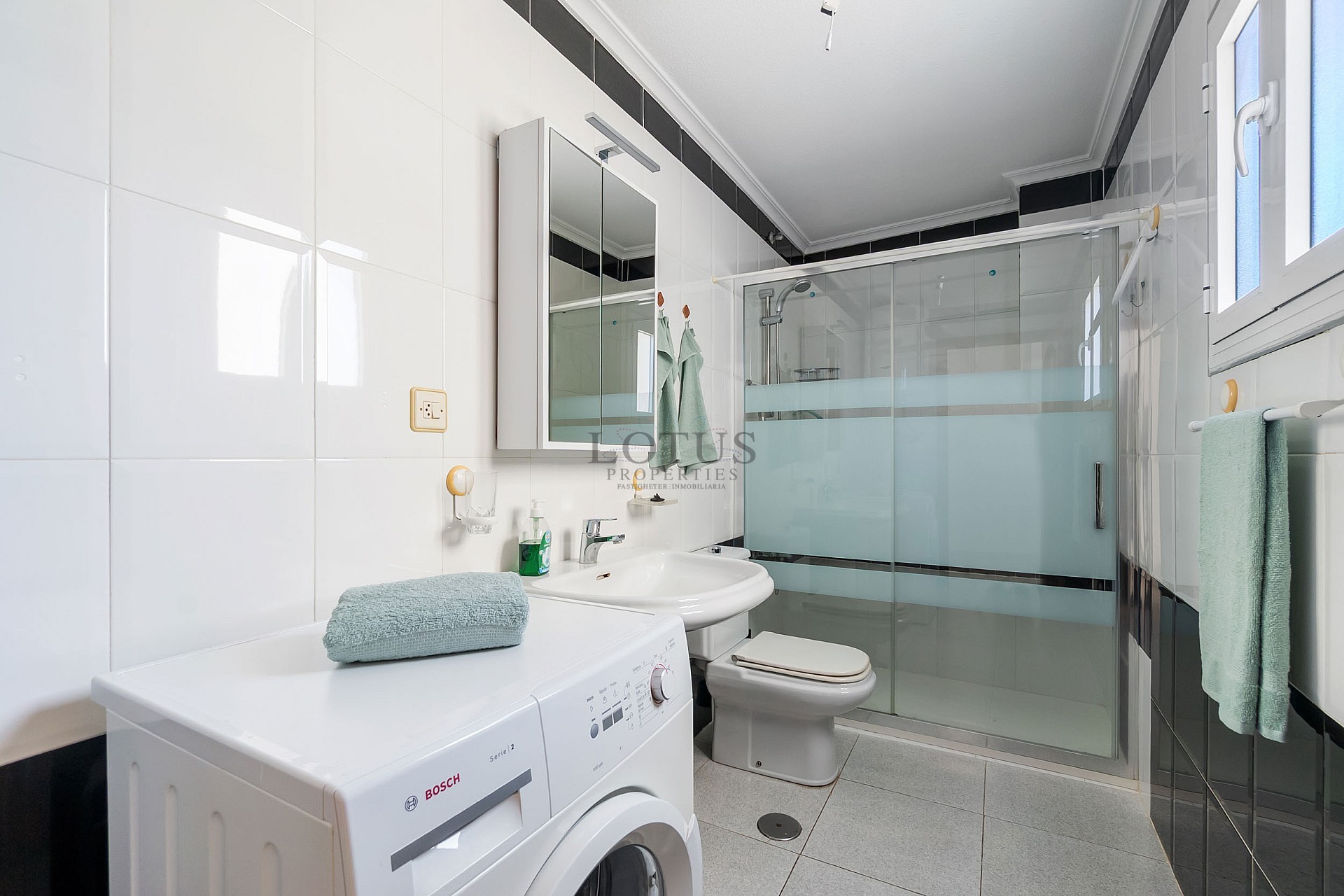 Mysig lägenhet med stor balkong i söderläge endast 160 m till Playa del Cura stranden! - Lotus Properties