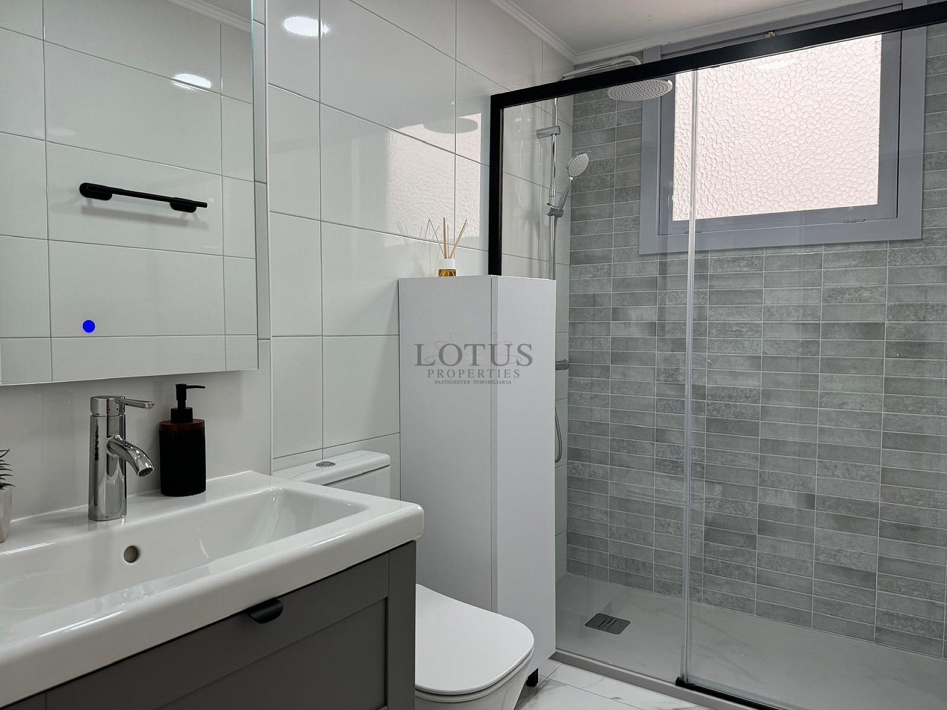 FLÄGENHET MED 4 SOVRUM 200 METER FRÅN STRANDEN - Lotus Properties