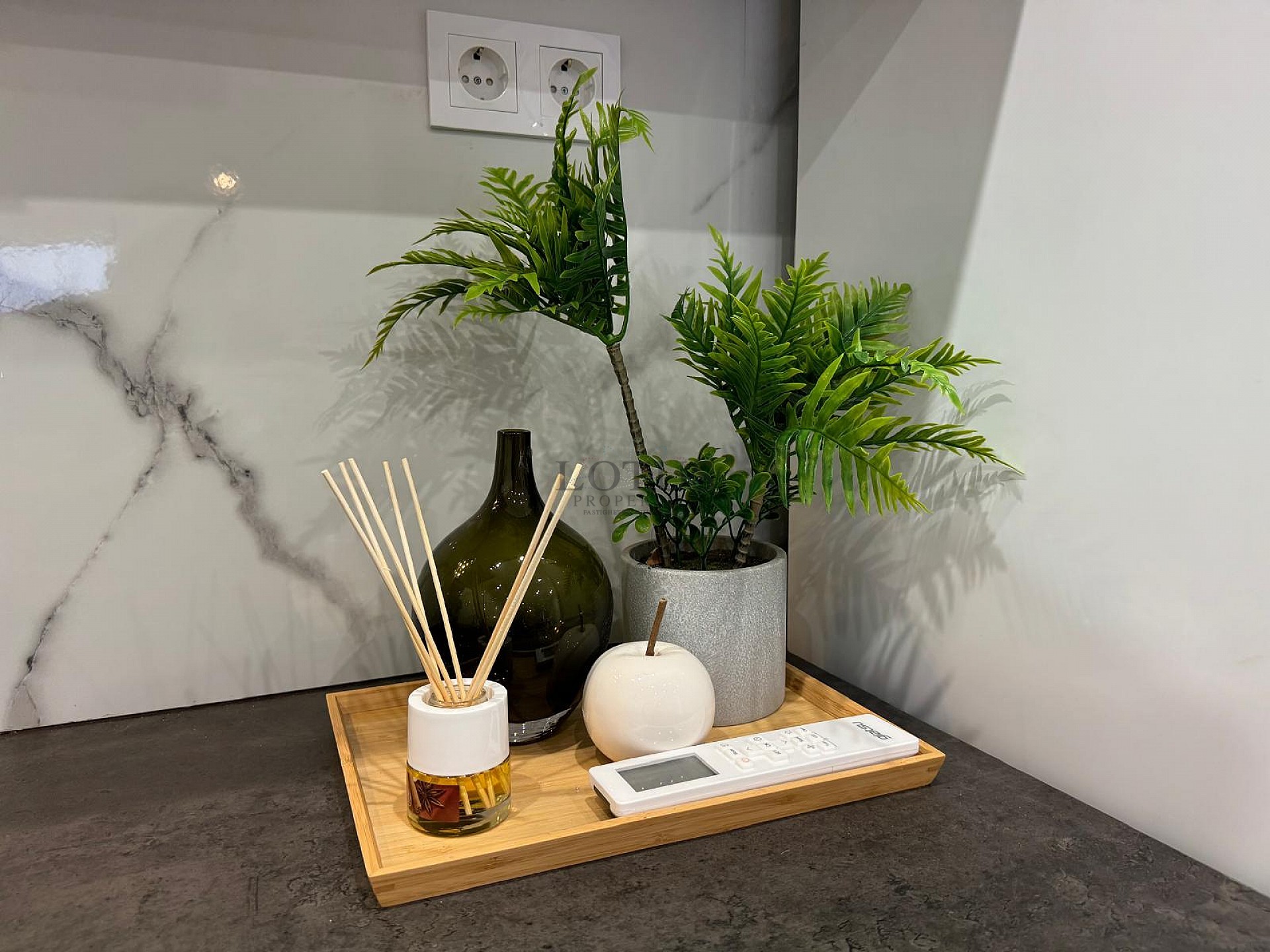 FLÄGENHET MED 4 SOVRUM 200 METER FRÅN STRANDEN - Lotus Properties