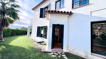 Exklusivt hörnradhus i Golf Bahía – nära Benidorm, stränder, golf och nöjesparker - Lotus Properties