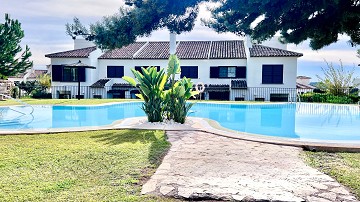 Exklusivt hörnradhus i Golf Bahía – nära Benidorm, stränder, golf och nöjesparker - Lotus Properties