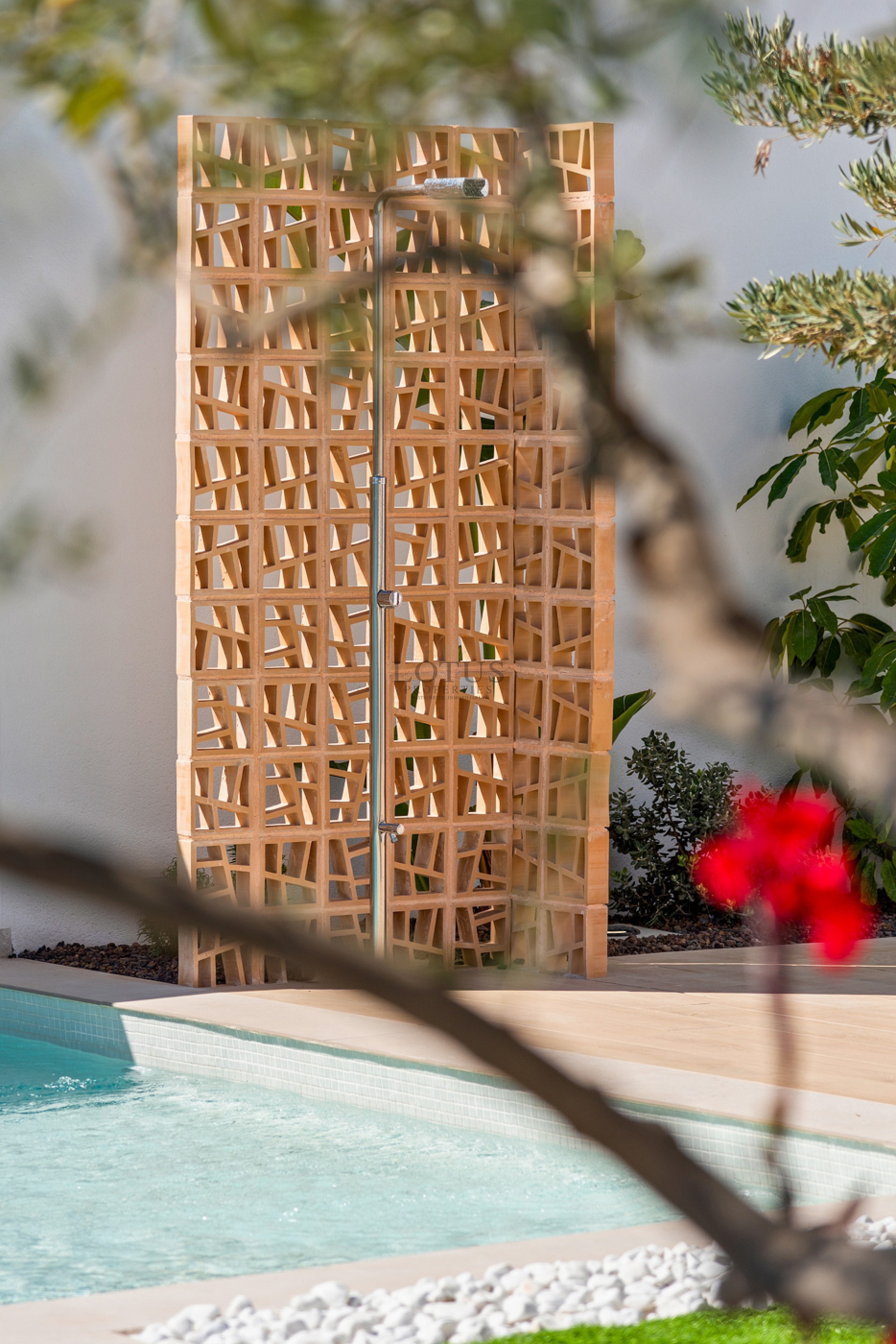 NYTT PROJEKT MED VILLOR OCH LÄGENHETER - Lotus Properties