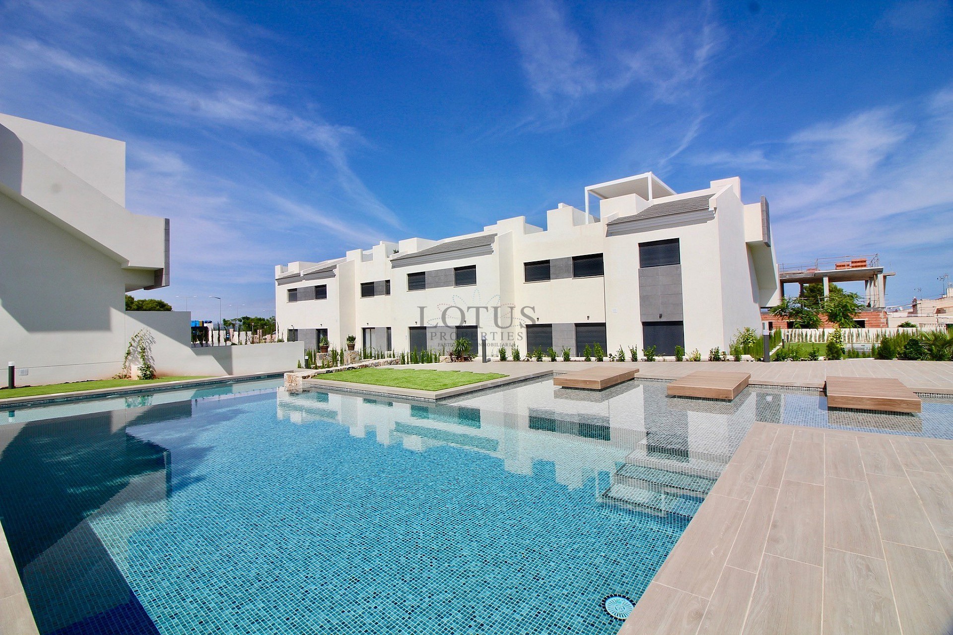 Markplanslägenheter med 3 sovrum - Los Balcones - Lotus Properties