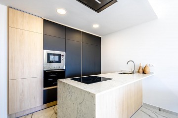 MODERN TAKVÅNING MED FANTASTISK HAVSUTSIKT OCH STOR PRIVAT TAKTERRASS. - Lotus Properties