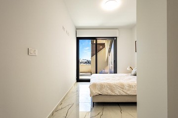 MODERN TAKVÅNING MED FANTASTISK HAVSUTSIKT OCH STOR PRIVAT TAKTERRASS. - Lotus Properties