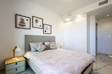 MODERN TAKVÅNING MED FANTASTISK HAVSUTSIKT OCH STOR PRIVAT TAKTERRASS. - Lotus Properties