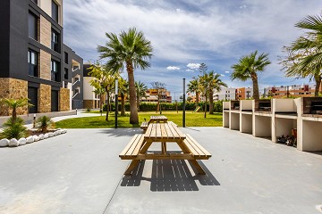 MODERN TAKVÅNING MED FANTASTISK HAVSUTSIKT OCH STOR PRIVAT TAKTERRASS. - Lotus Properties