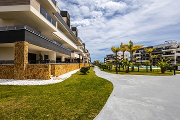 MODERN TAKVÅNING MED FANTASTISK HAVSUTSIKT OCH STOR PRIVAT TAKTERRASS. - Lotus Properties