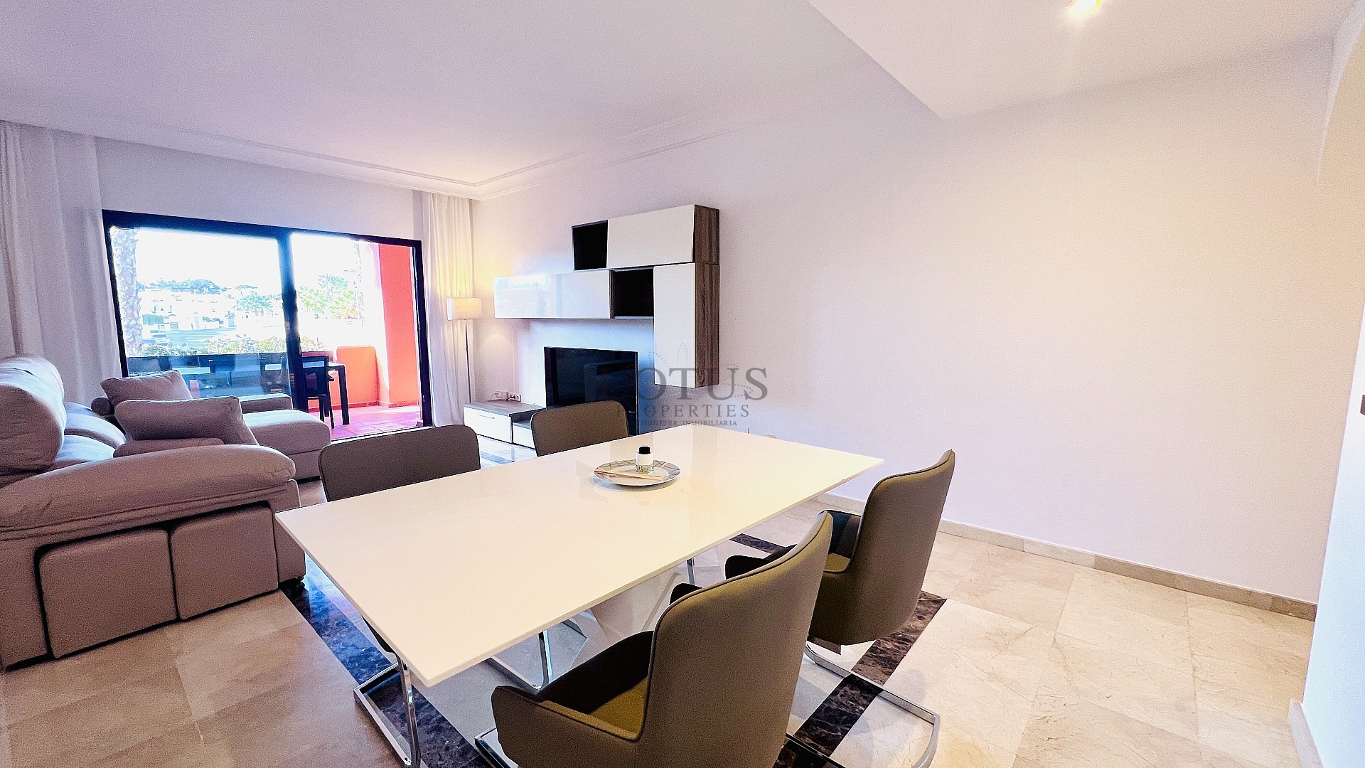 Exklusivt boende vid Villamartin Golf – Modernt hem i toppskick nära La Zenia Boulevard - Lotus Properties