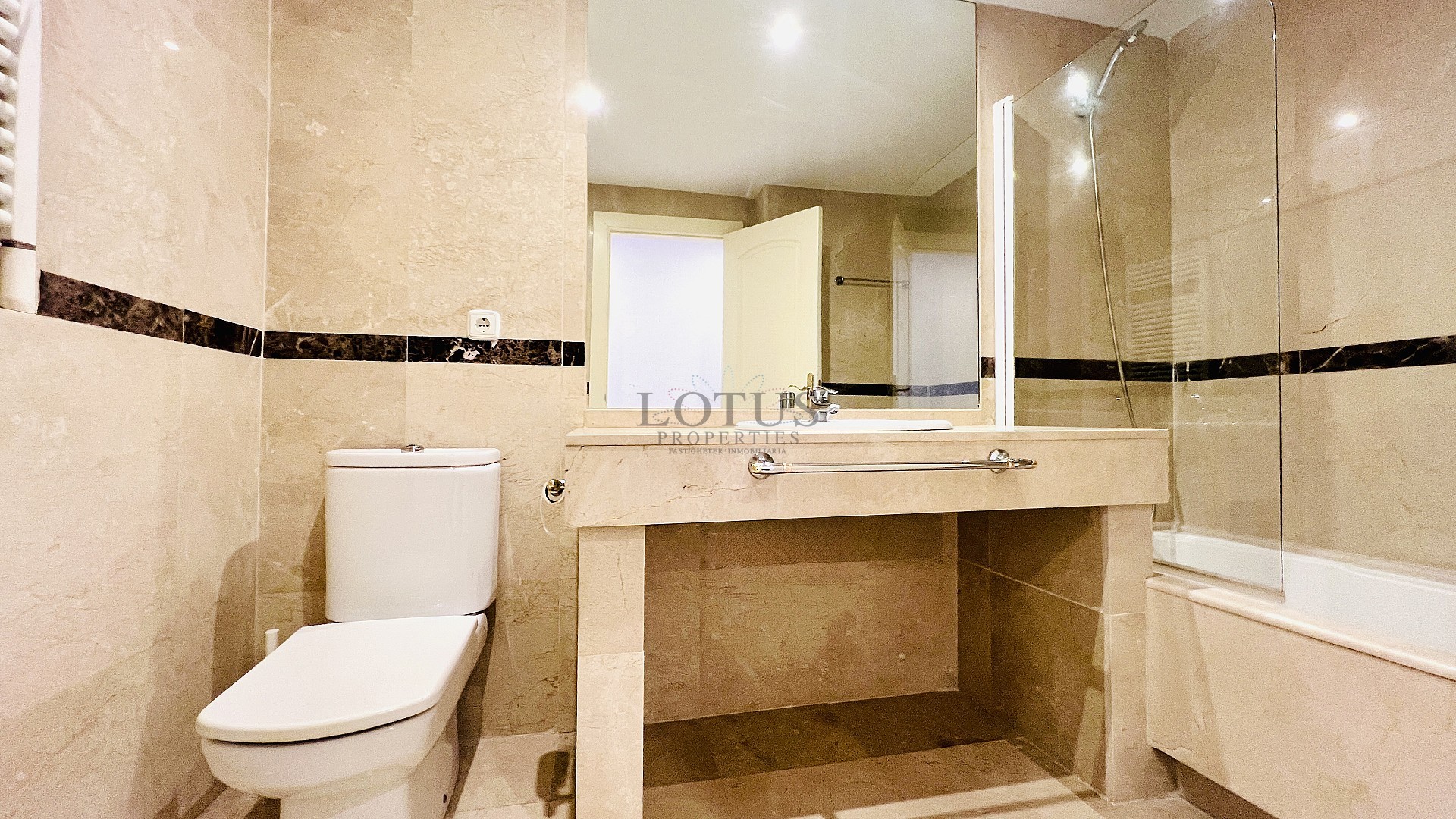 Exklusivt boende vid Villamartin Golf – Modernt hem i toppskick nära La Zenia Boulevard - Lotus Properties