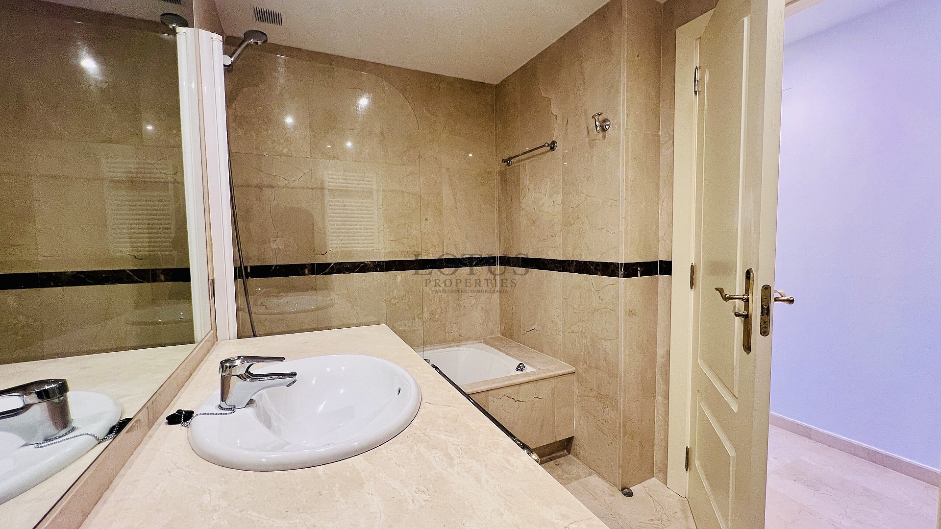 Exklusivt boende vid Villamartin Golf – Modernt hem i toppskick nära La Zenia Boulevard - Lotus Properties