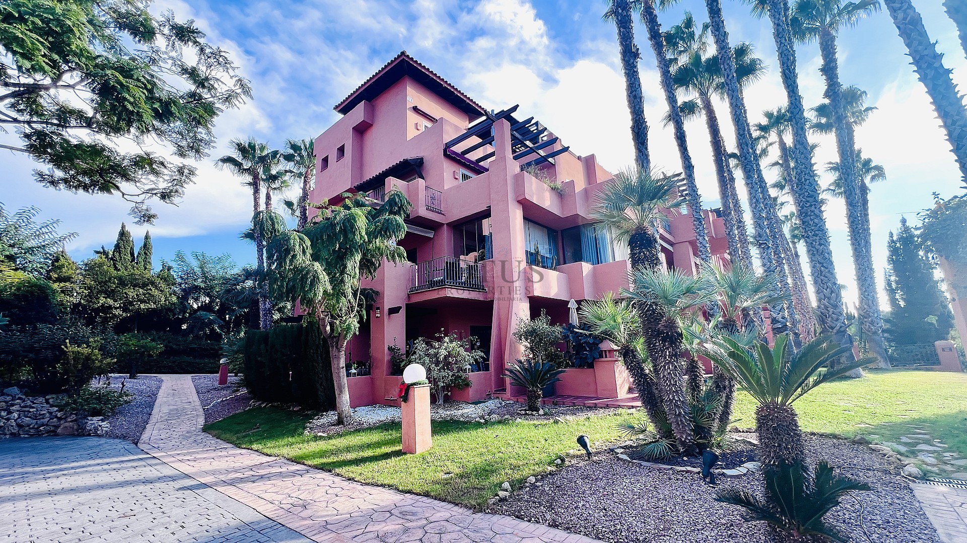 Exklusivt boende vid Villamartin Golf – Modernt hem i toppskick nära La Zenia Boulevard - Lotus Properties