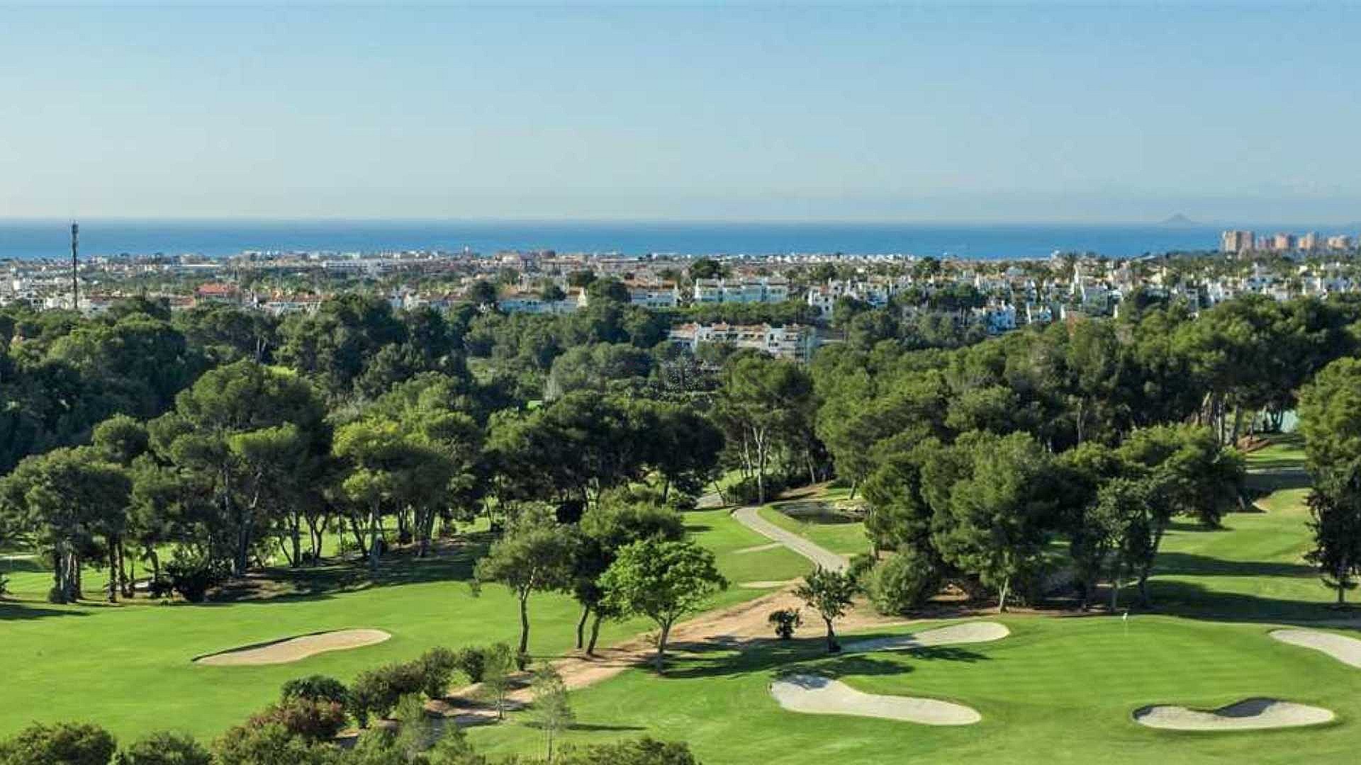 Exklusivt boende vid Villamartin Golf – Modernt hem i toppskick nära La Zenia Boulevard - Lotus Properties